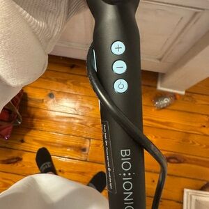 Bio Ionic Black Hair Styling Tool. 1inch